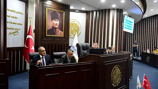 Malatya Belediyesi'nden öğrencilere 1 aylık ücretsiz abonman ve destek çantası
