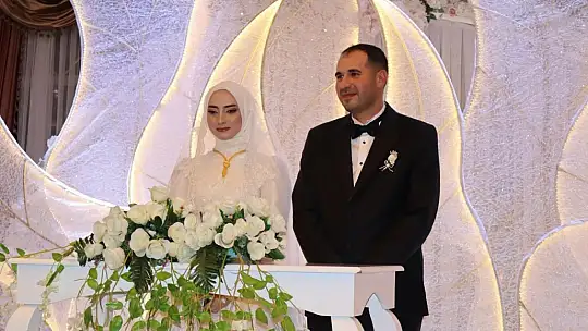 Malatya Büyükşehir Belediye Başkanı Sami Er, kızının nikahını kıydı