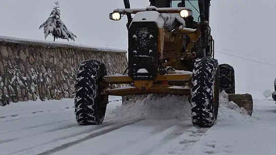 Malatya Büyükşehir Belediyesi'nden yoğun kar mesaisi