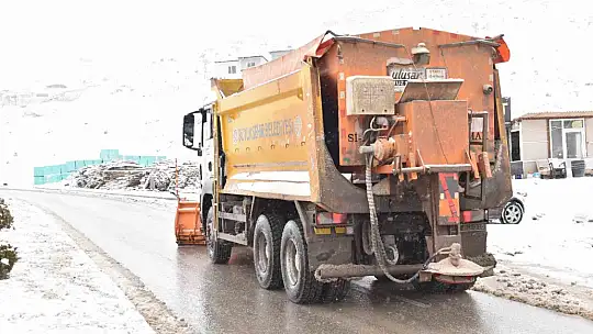 Malatya Büyükşehir Belediyesi'nden yoğun kar mesaisi