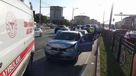 Malatya'da 6 aracın karıştığı zincirleme kazada 4 kişi yaralandı