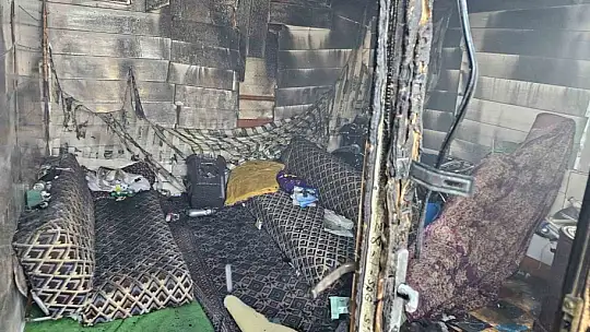 Malatya'da araç ve baraka yangını
