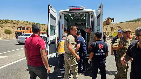 Malatya'da askeri araç devrildi: 2 asker yaralandı