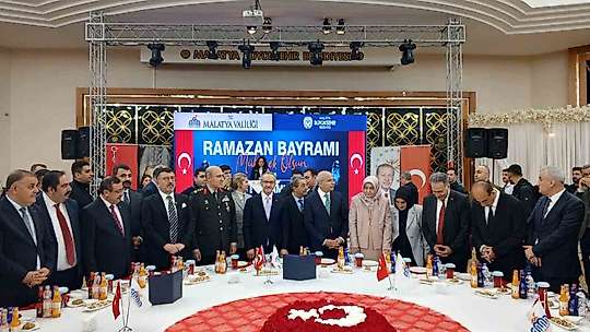 Malatya'da bayramlaşma programına yoğun katılım