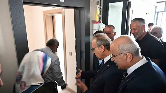 Malatya'da bin 130 konutun anahtarları hak sahiplerine teslim edildi