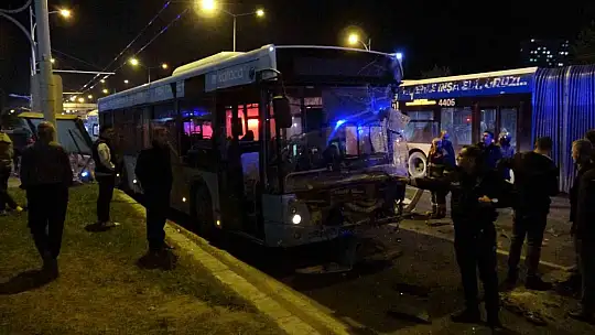 Malatya'da feci kaza: 2 ölü, 3 yaralı