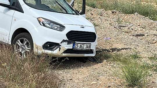 Malatya'da iki hafif ticari araç çarpıştı: 3 yaralı