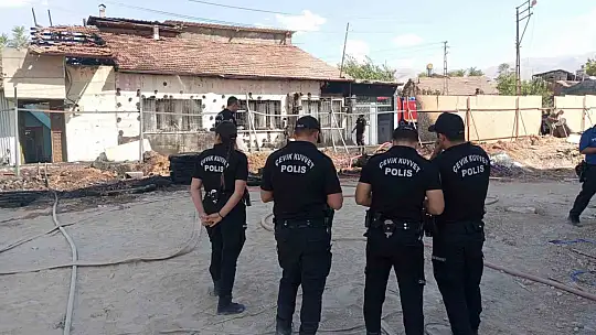 Malatya'da inşaat şantiyesinde çıkan yangın evlere sıçradı