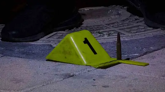 Malatya'da kaldırımda bulunan Kalaşnikof mermisi polisi alarma geçirdi