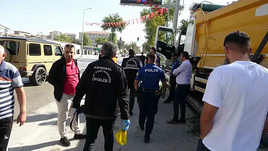 Malatya'da kontrolden çıkan hafriyat kamyonu iş yerlerine daldı: 4 iş yeri kullanılamaz hale geldi