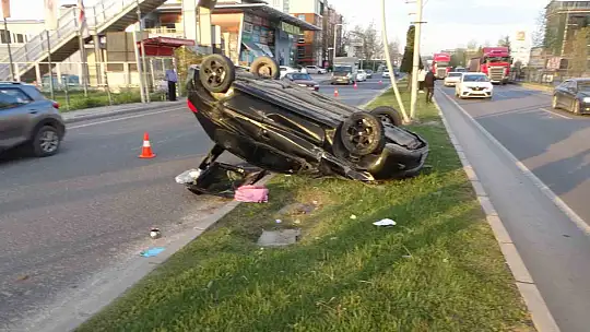 Malatya'da kontrolden çıkan otomobil refüje çarptı: 1 yaralı