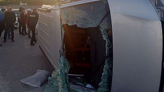 Malatya'da minibüs ile otomobil çarpıştı: 1'i ağır 3 yaralı