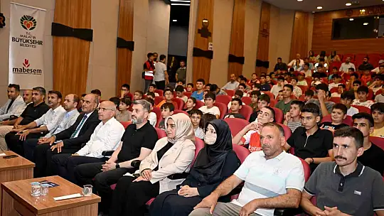 Malatya'da öğrencilere film gösterimi