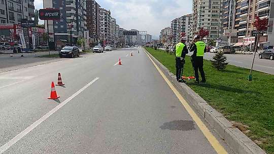 Otomobilin çarptığı yaşlı adam hayatını kaybetti