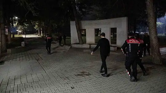 Malatya'da parkta silahlı saldırıya uğrayan genç yaralandı