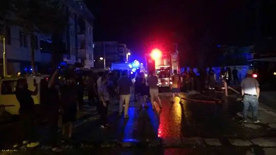Malatya'da şantiyede yangın paniği: Mahalleli sokağa döküldü