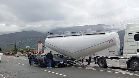 Malatya'da silobas ile otomobil çarpıştı: 1 yaralı