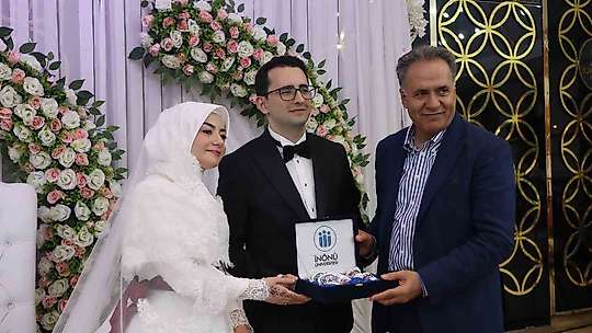 Malatya protokolünü buluşturan düğün