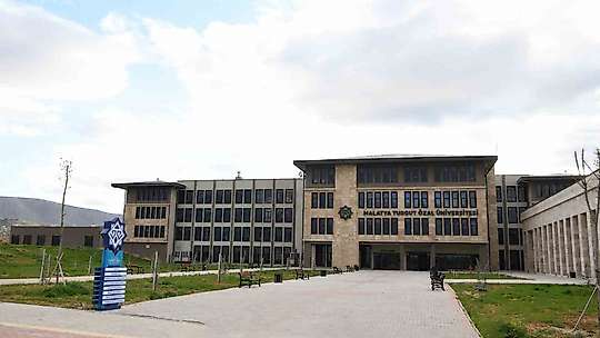 Malatya Turgut Özal Üniversitesi'nde Bilişim Teknolojileri Meslek Yüksekokulu açıldı
