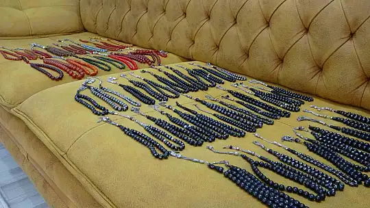 Malatyalı muhtarın milyonluk tespih koleksiyonu görenleri şaşırtıyor