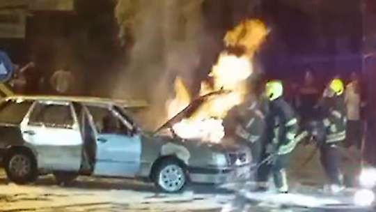 Mersin'de seyir halindeki otomobil alevlere teslim oldu