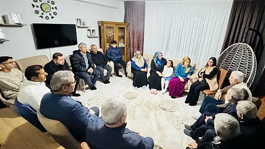 Milletvekili Ölmeztoprak, esnaf ve vatandaşlarla bir araya geldi