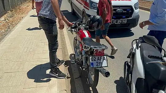 Motosiklet devrildi: 1 yaralı