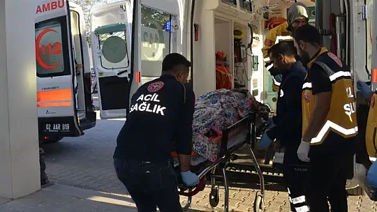 Motosiklet şarampole yuvarlandı: 2 yaralı