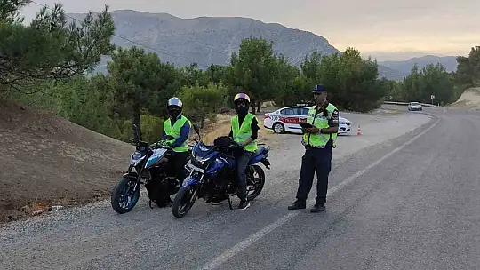 Gölbaşı ilçe Jandarma Komutanlığı motosiklet sürücülerini bilgilendirildi