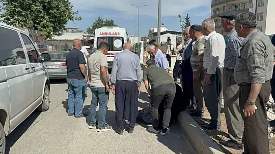 Motosikletin çarptığı yaya yaralandı