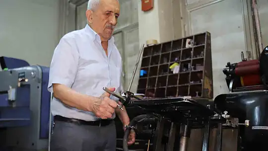 Mürekkep kokusu ve baskı makineleri arasında geçen bir ömür