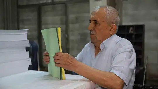 Mürekkep kokusu ve baskı makineleri arasında geçen bir ömür