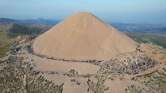 Nemrut Dağı Kurban Bayramı'nda binlerce turisti ağırladı
