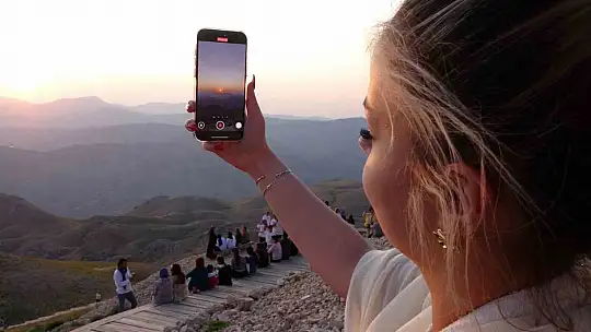 Nemrut Dağı Kurban Bayramı'nda binlerce turisti ağırladı