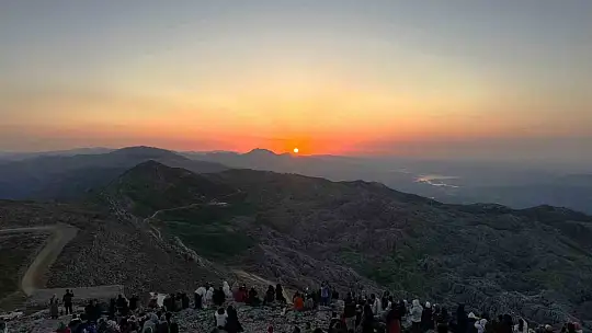 Nemrut'ta doğum günü kutlama hayali gerçek oldu