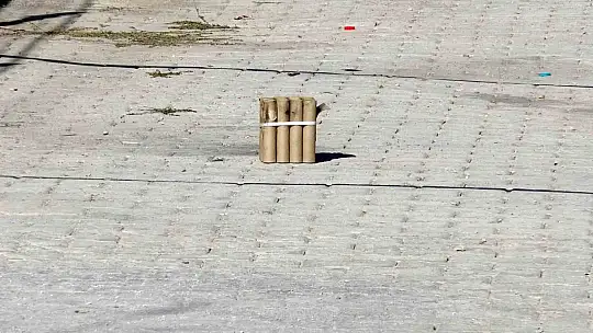 Okul yerleşkesindeki havai fişek rampası paniğe neden oldu