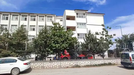 Okulda korkutan yangın