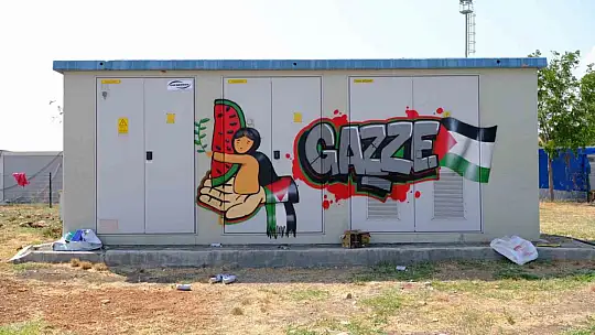 Onikişubat Belediyesi, Filistin temalı grafitilerle trafoları vicdan anıtına dönüştürdü