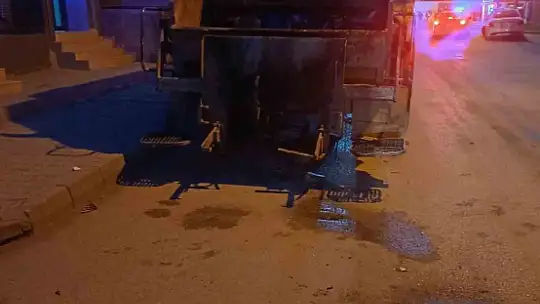 Osmaniye'de çöp kamyonuyla otomobil çarpıştı: 1 yaralı