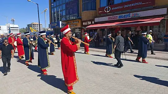 Osmaniye'de Gaziler Günü'nde mehteran eşliğinde yürüyüş düzenlendi