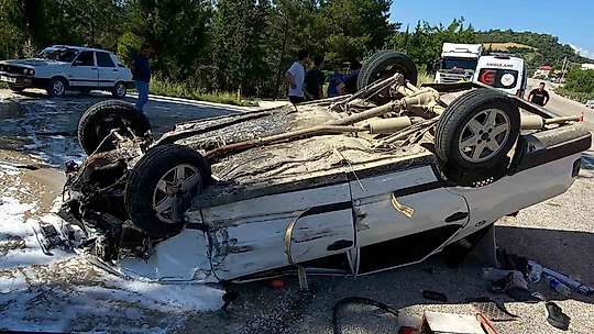 Osmaniye'de kontrolden çıkan araç takla attı: 2 yaralı