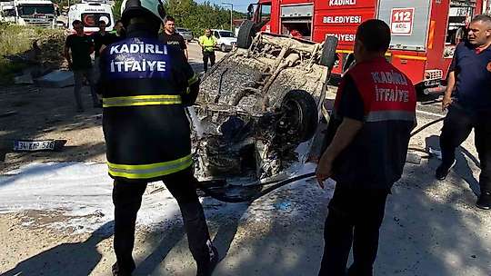 Osmaniye'de kontrolden çıkan araç takla attı: 2 yaralı