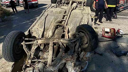 Osmaniye'de kontrolden çıkan araç takla attı: 2 yaralı