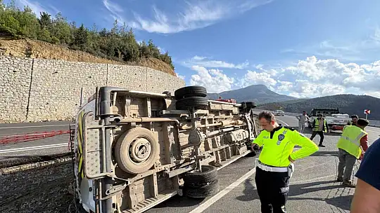 Osmaniye'de yolcu minibüsü şarampole devrildi: 13 Yaralı