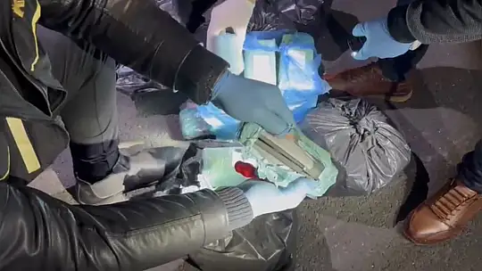 Osmaniye'de yolcu otobüsünde 277 kaçak cep telefonu ele geçirildi