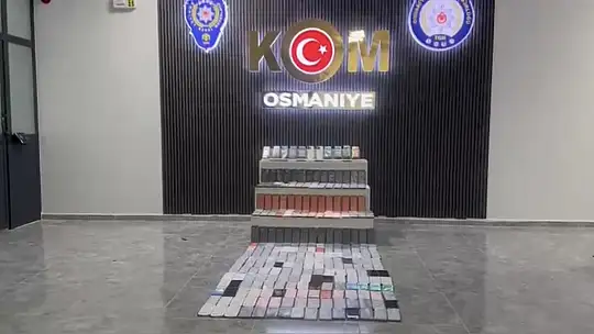 Osmaniye'de yolcu otobüsünde 277 kaçak cep telefonu ele geçirildi