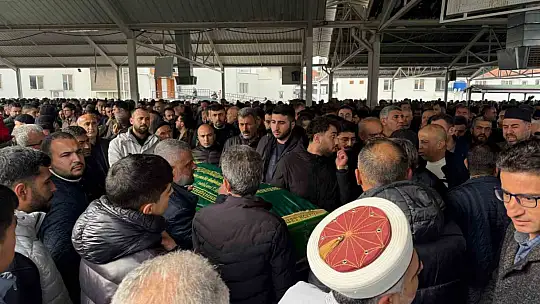 Otobüs kazasında hayatını kaybeden 3 kişi Gaziantep'te son yolculuğuna uğurlandı