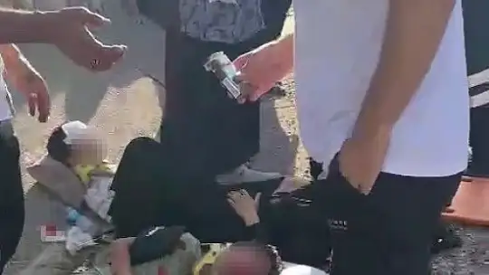 Otomobil ile kamyonet çarpıştı: 1 ölü, 4 yaralı