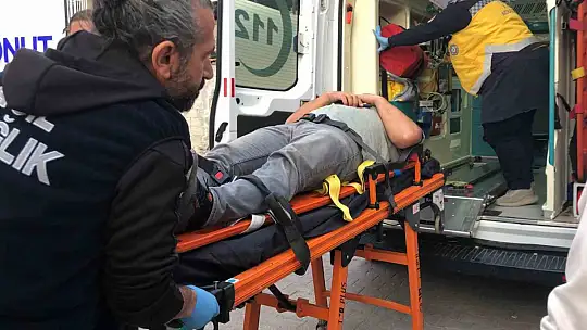 Otomobille motosiklet çarpıştı! 2 kişi yaralandı