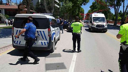 Otomobilin çarptığı yaya ağır yaralandı